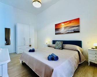 YourHome - La Casa di Ninì - Sant'Agnello - Bedroom