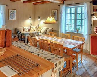 Lovely Home In Borlänge With Sauna - Borlänge - Restaurant
