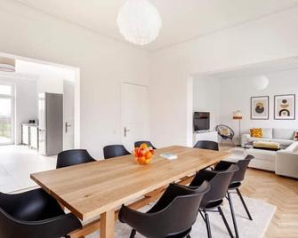 Villa im Alten Land Hamburg - für große Gruppen - Hamburg - Dining room