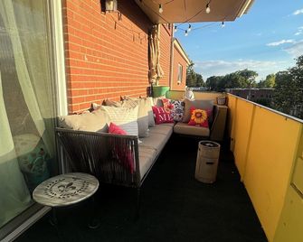 Penthouse condo in central Cheesman Park! - Denver - Balcón