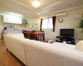 Jq Villa Okinawa Yaka - Kin - Living room