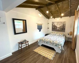 Private And Secluded Studio in Little Ha - Miami - Bedroom