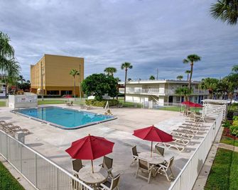 Motel 6 Cocoa Beach Fl - Cocoa Beach - Pool