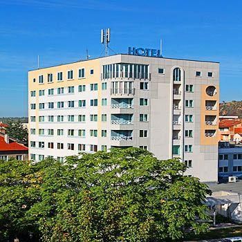 فندق كومبلكس ريلا