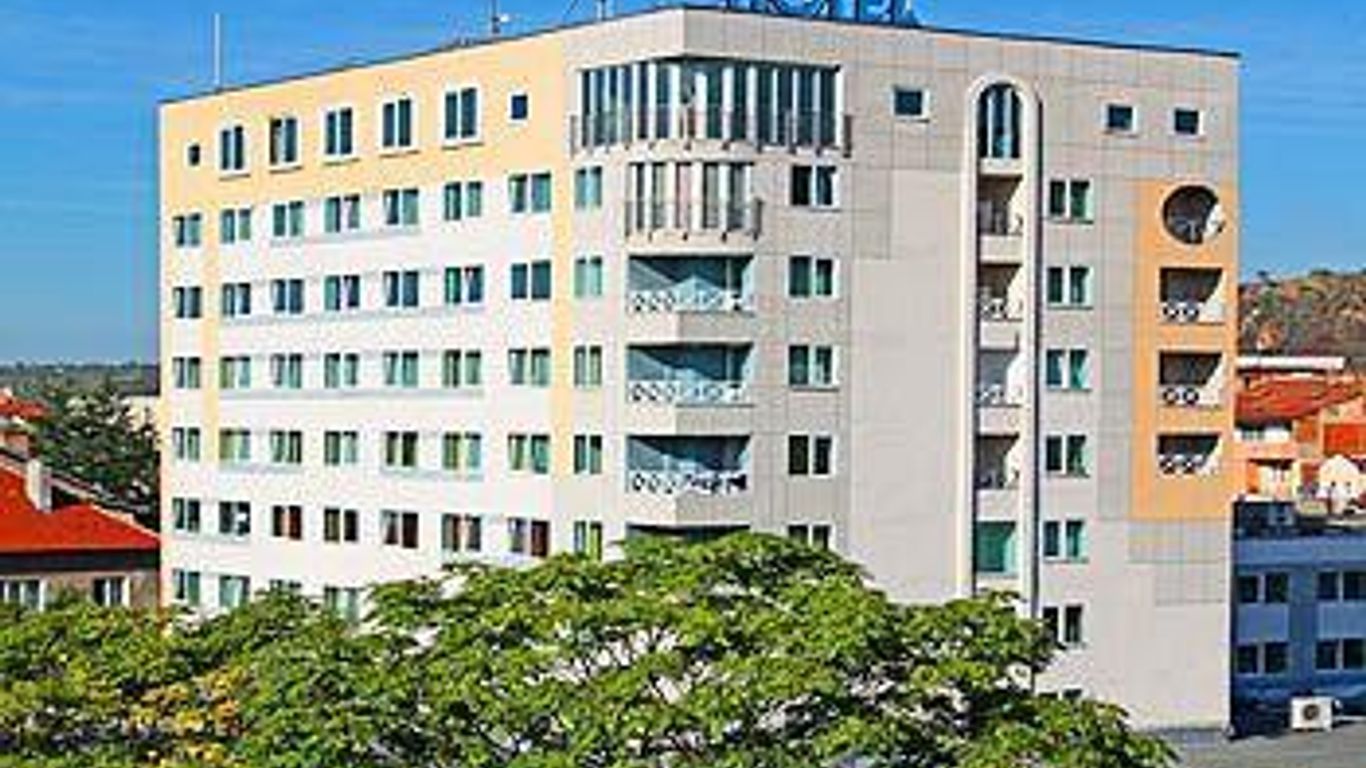 فندق كومبلكس ريلا