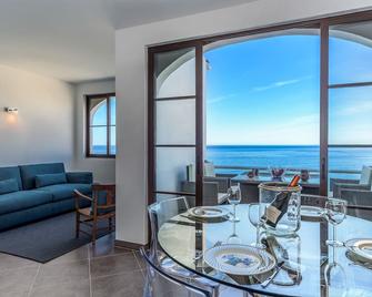 Luxury apartment overviewing the sea - Praia do Carvoeiro - Dining room