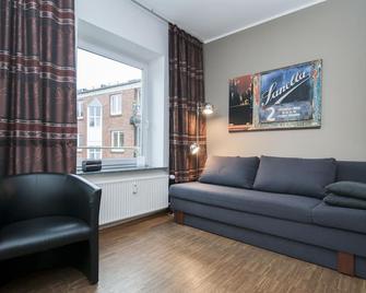Appartements in der historischen Deichstrasse contactless Check in - Hamburg - Living room