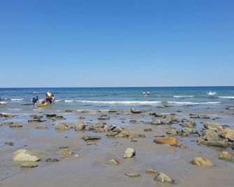 Rustic Bungalow Beach Cottage at Rexhame Beach - Marshfield - Playa