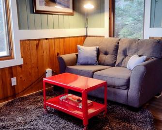 'Scotch Pine': Classic North Shore Cabin Near Grand Marais - Grand Marais - Obývací pokoj