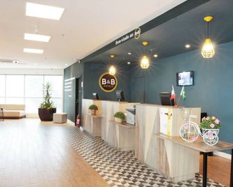 B&b Hotel São José Dos Campos - São José dos Campos - Front desk