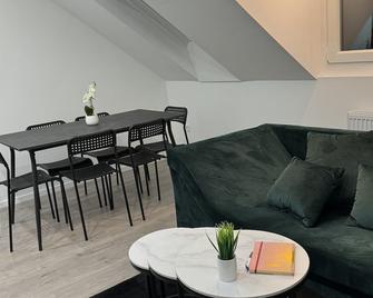 Paris by D&J Apartments - Essen - Wohnzimmer