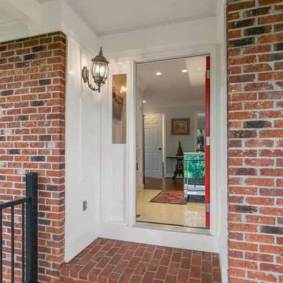 Building view of Dream 10+home!