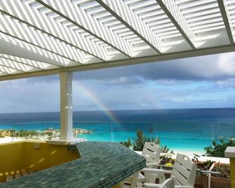 Stunning Views Of Horseshoe Bay Beach. Enjoy The Sounds Of The Lapping Waves! - Southampton