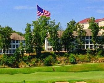 Little House on the 12th Hole - Luxury Golf Condo - Branson
