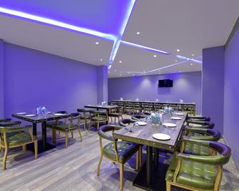 Hotel The Rising - Dabok - Restaurante