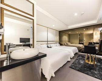 Life Hotel Raha - Seoul - Bedroom