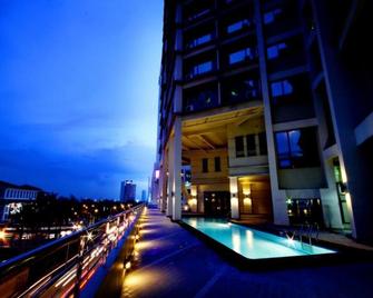 Mandarin Plaza Hotel - Cebu City - Gebäude