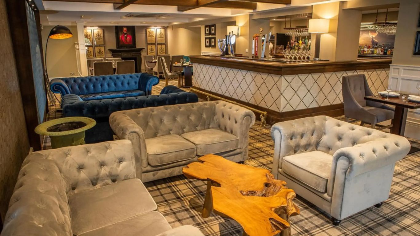 Crowwood Hotel And Alba Restaurant