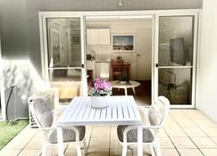 Condo on Bank, quite apartment right in the heart of Port Fairy - Port Fairy - Essbereich