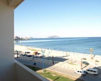 Hotel La Corniche Fnideq - Fnideq - Balcony