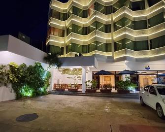 Hotel Plaza Cozumel - Cozumel - Building