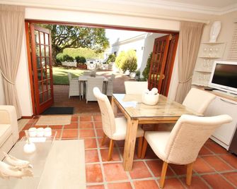 Constantia Garden Suites - Constantia - Comedor