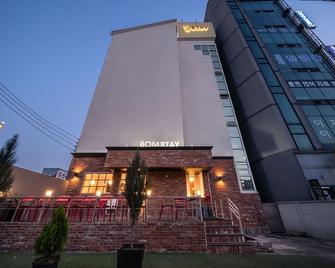 Chuncheon Bom Stay - Čchunčchon - Budova