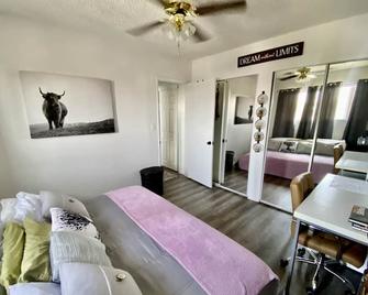 Charming well located Apt for business traveler or a couple - Hawthorne
