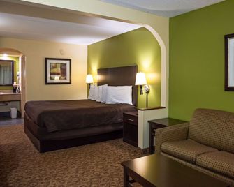 Rodeway Inn & Suites Clarksville near Governors Square Mall - Clarksville - Camera da letto