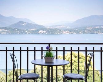 Cloud 9 - Apartment with stunning lake view - 貝爾吉拉泰 - 陽台
