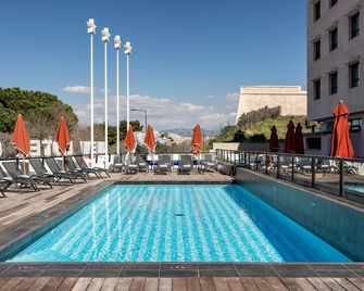 نيو هوتل أو مارسيليا - مرسيليا - حوض السباحة