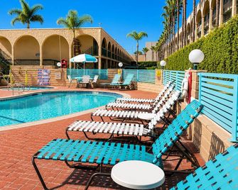 Kings Inn Anaheim at The Park & Convention Center - Anaheim - Pool