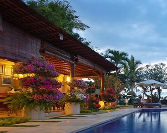 Frangipani Beach Hotel - Buleleng - Lobby