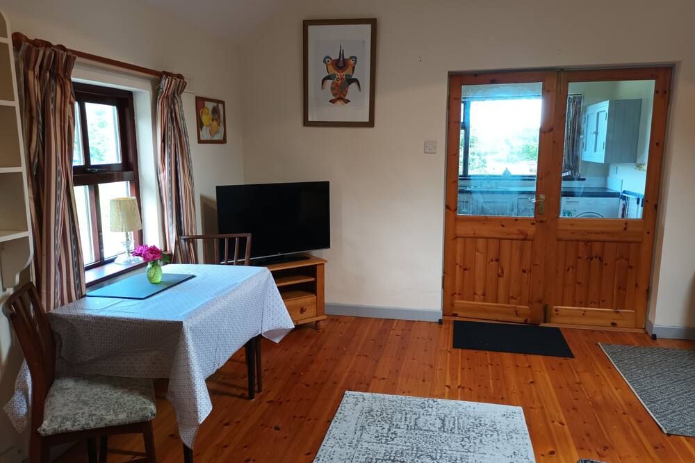 Sea View 1-Bed Cottage Sleeps 2 w Private Garden - Skibbereen