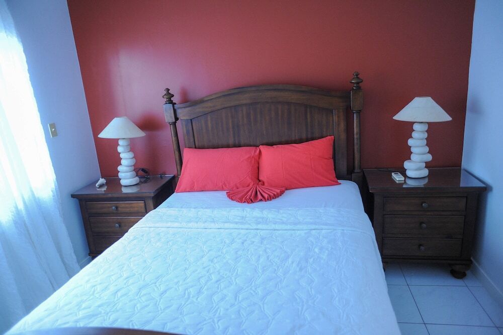 Country Club Mangowalk Townhouse - مونتيغو باي - غرفة نوم