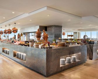 Wyndham Grand Manama - Manama - Buffet