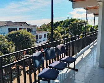 Hotel Volga - Puerto López - Balcón