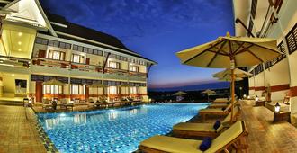 Ananta Inlay Resort - Nyaungshwe - Pool