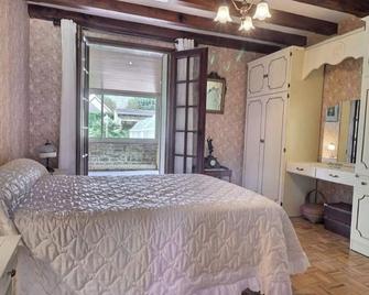 Vacation home with swimming pool near the Gulf. Walking distance to the sea. - Saint-Armel - Schlafzimmer
