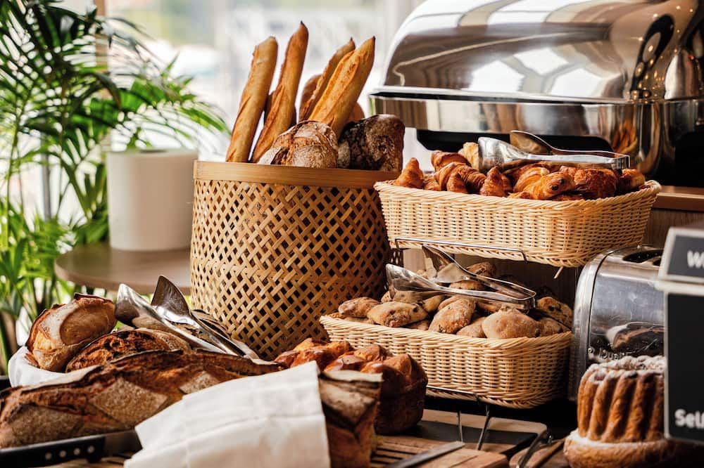 Residence Inn by Marriott Strasbourg - Strasbourg - Buffet