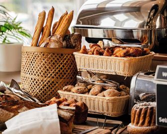 Residence Inn by Marriott Strasbourg - Strasbourg - Buffet