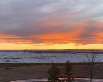 The Ranche Country views within 10 min to South Calgary and Okotoks. Stampede! - De Winton - Playa