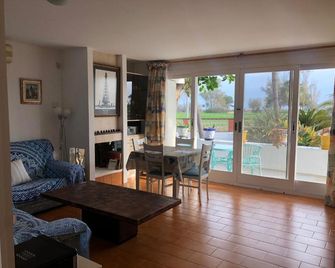 Carrer Voramar 11 - Amposta