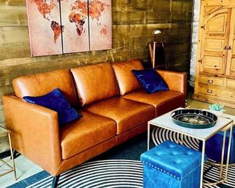 Sequoia: Mountainside Retreat! Seen On Hgtv! - Wofford Heights - Pokój dzienny