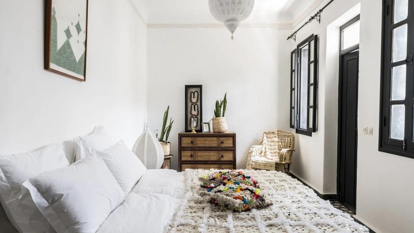 Riad New Moon