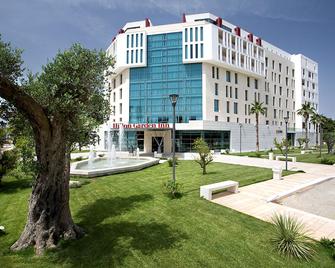 Hilton Garden Inn Lecce - Lecce - Building