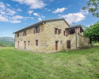Gorgeous Home In Umbertide With Wifi - Umbertide - Edificio