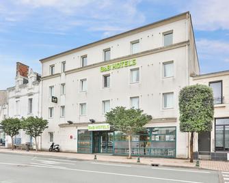 B&B HOTEL Les Sables-d'Olonne Centre Gare - Les Sables-d'Olonne - Rakennus