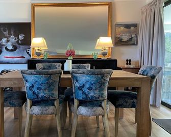 5 min walk to Milton Village, 5 min drive to the beach. - Milton - Comedor