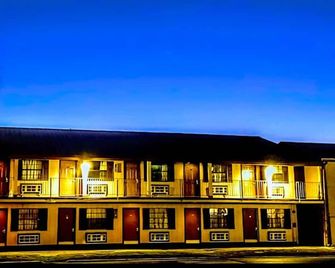 Evergreen Plaza Inn - Metairie - Gebäude